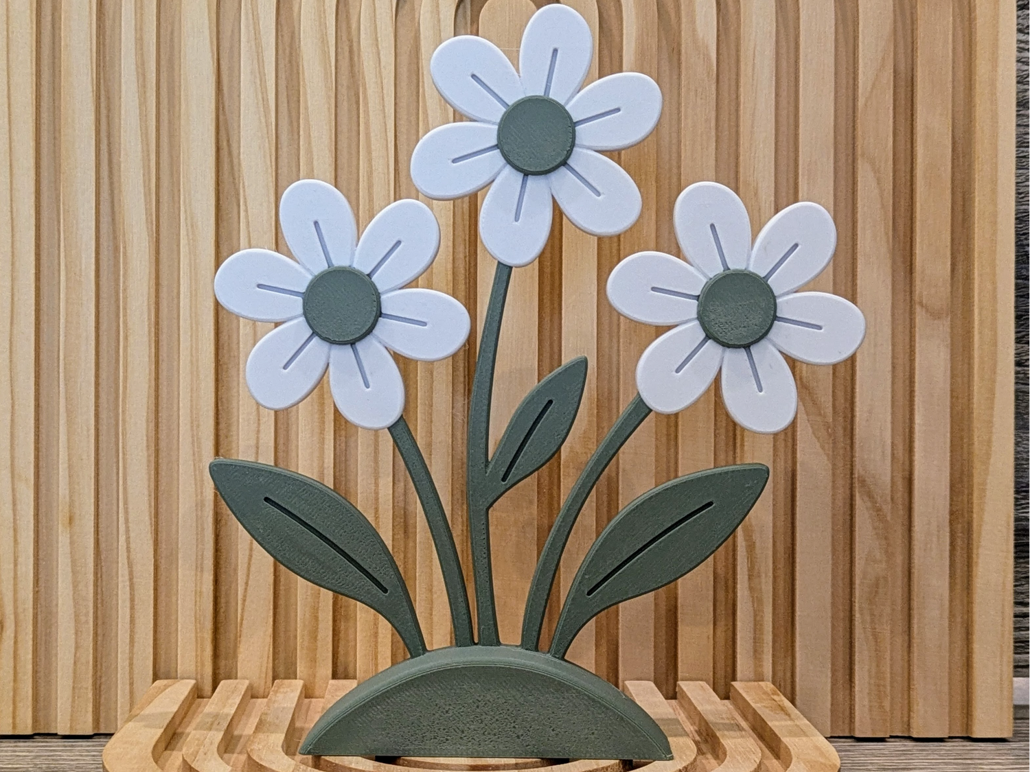 🌼 Triple Daisy Décor