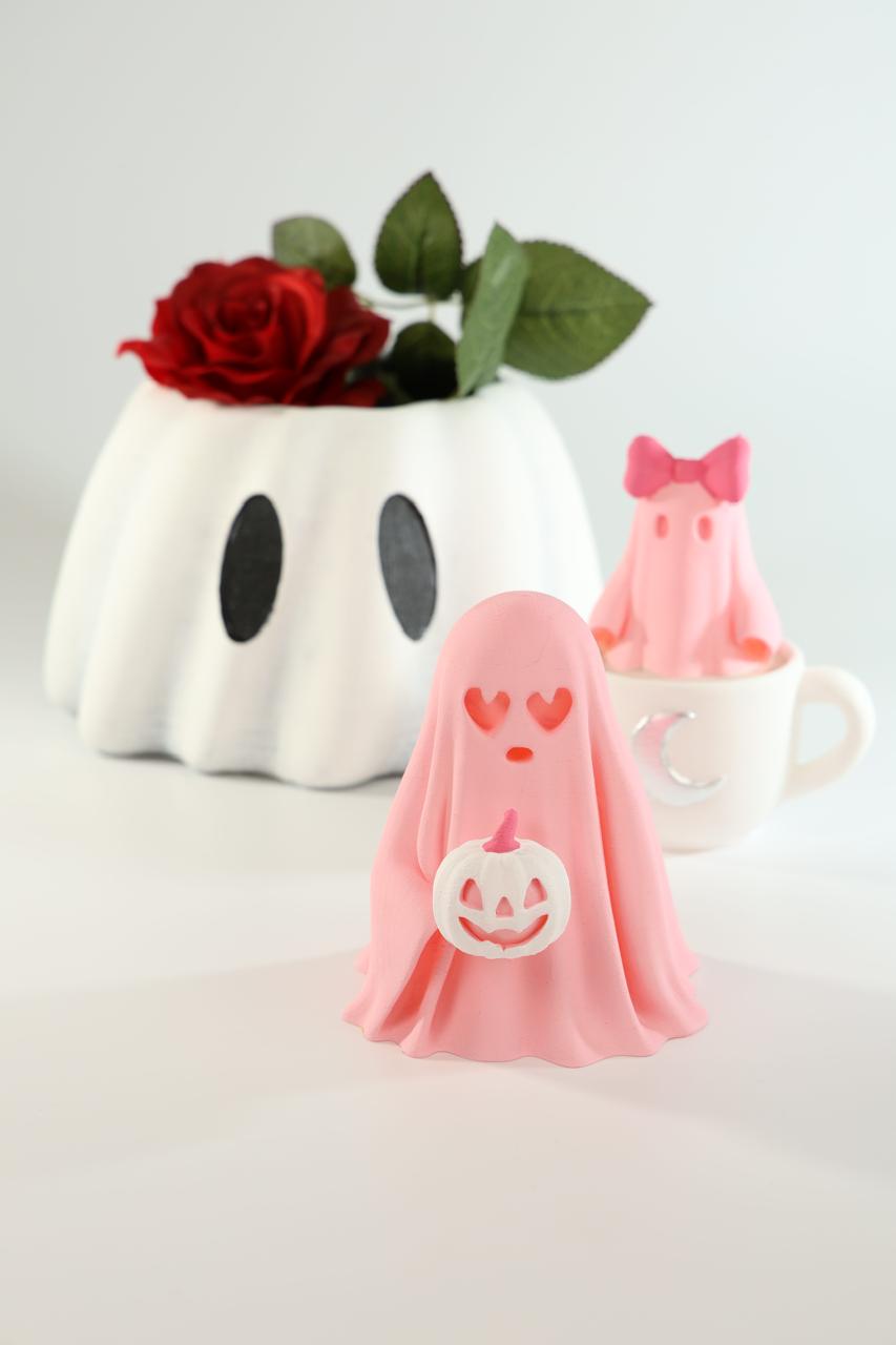 Ghost Figurine with Pumpkin🎃 – Loveheart Eyes