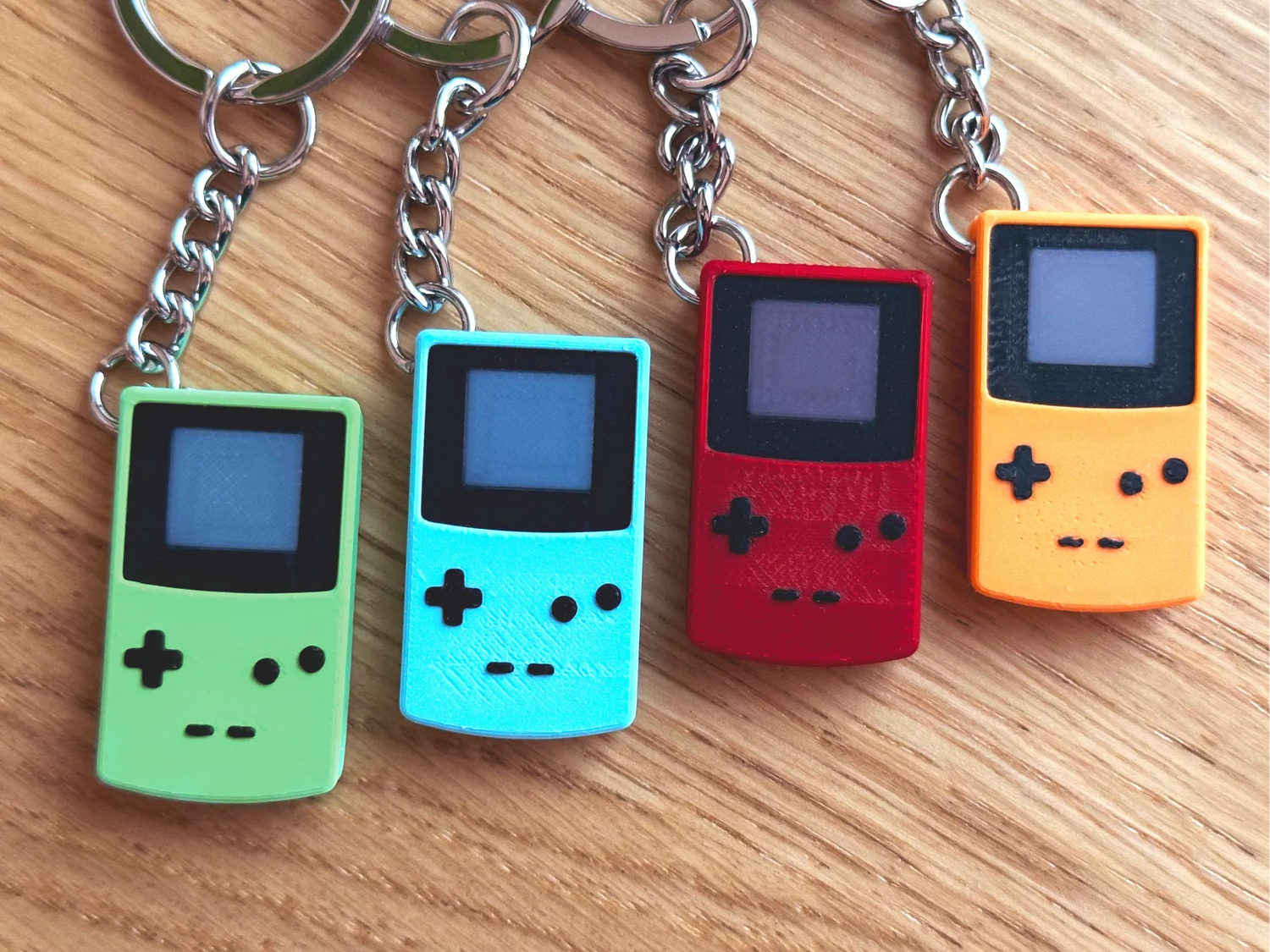 Retro Mini Console Keychain – Cute Gamer Gift & 3D-Printed Keyring