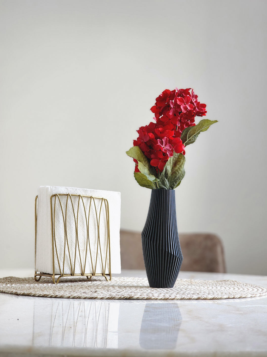 Obsidian – Modern Faceted Minimalist Vase