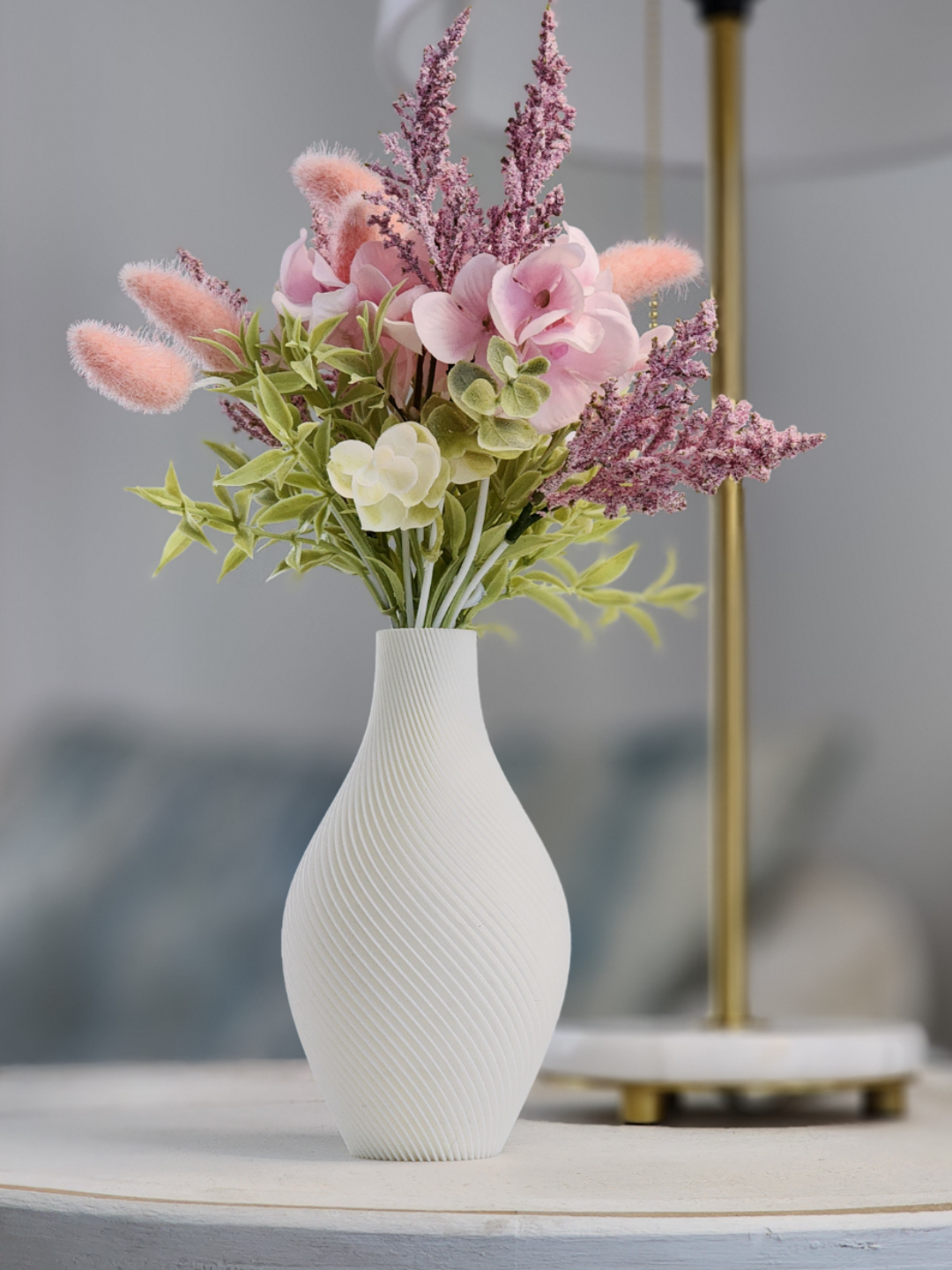 Aurora – Elegant Textured Minimalist Vase