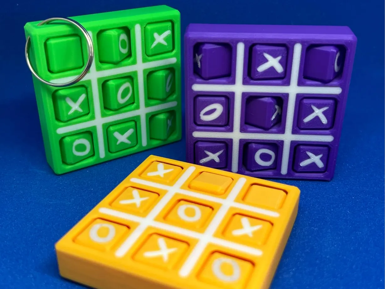 Tic-Tac-Toe Fidget Keychain – 3D Printed Puzzle Game for Fun on the Go!