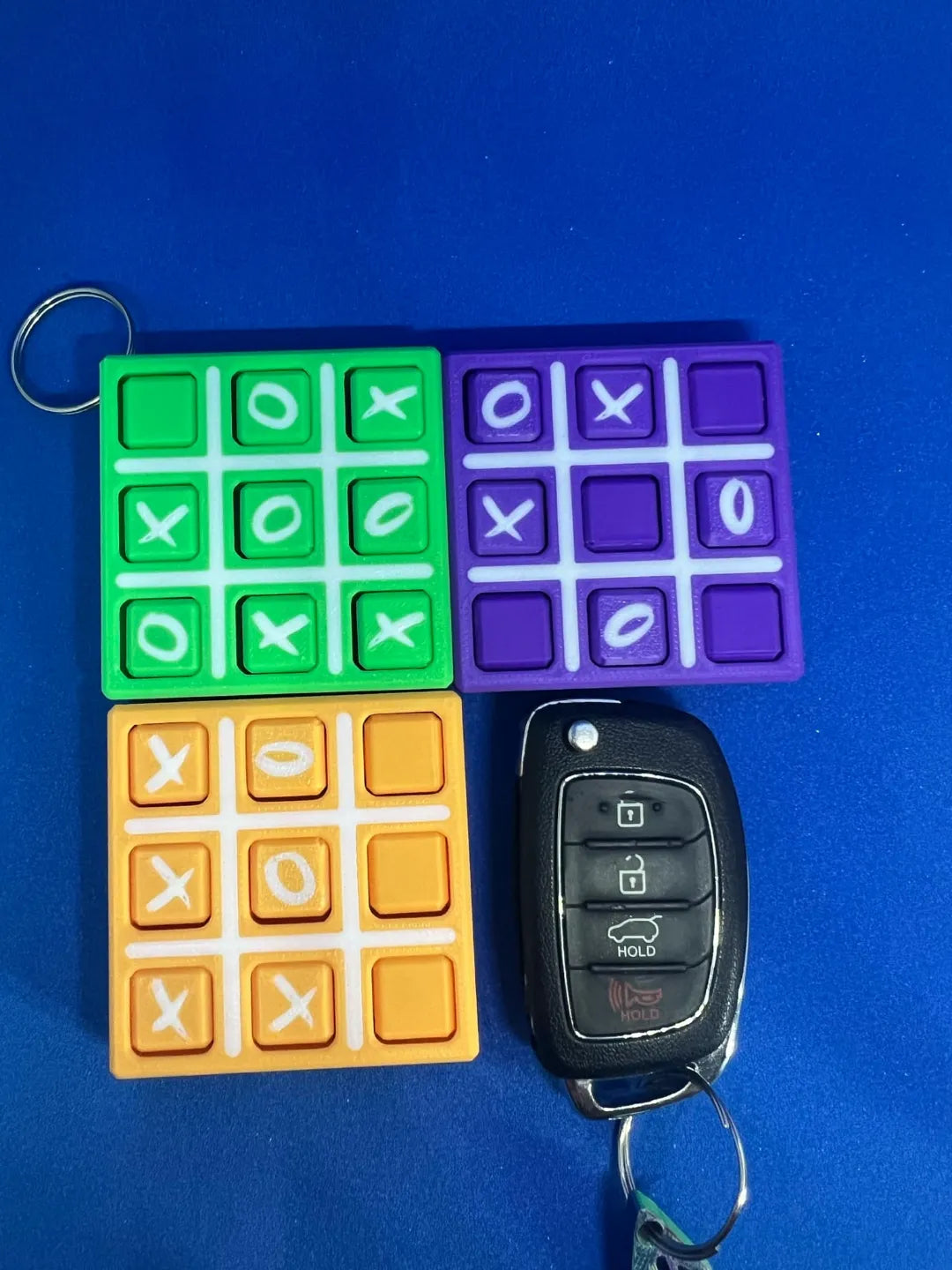 Tic-Tac-Toe Fidget Keychain – 3D Printed Puzzle Game for Fun on the Go!